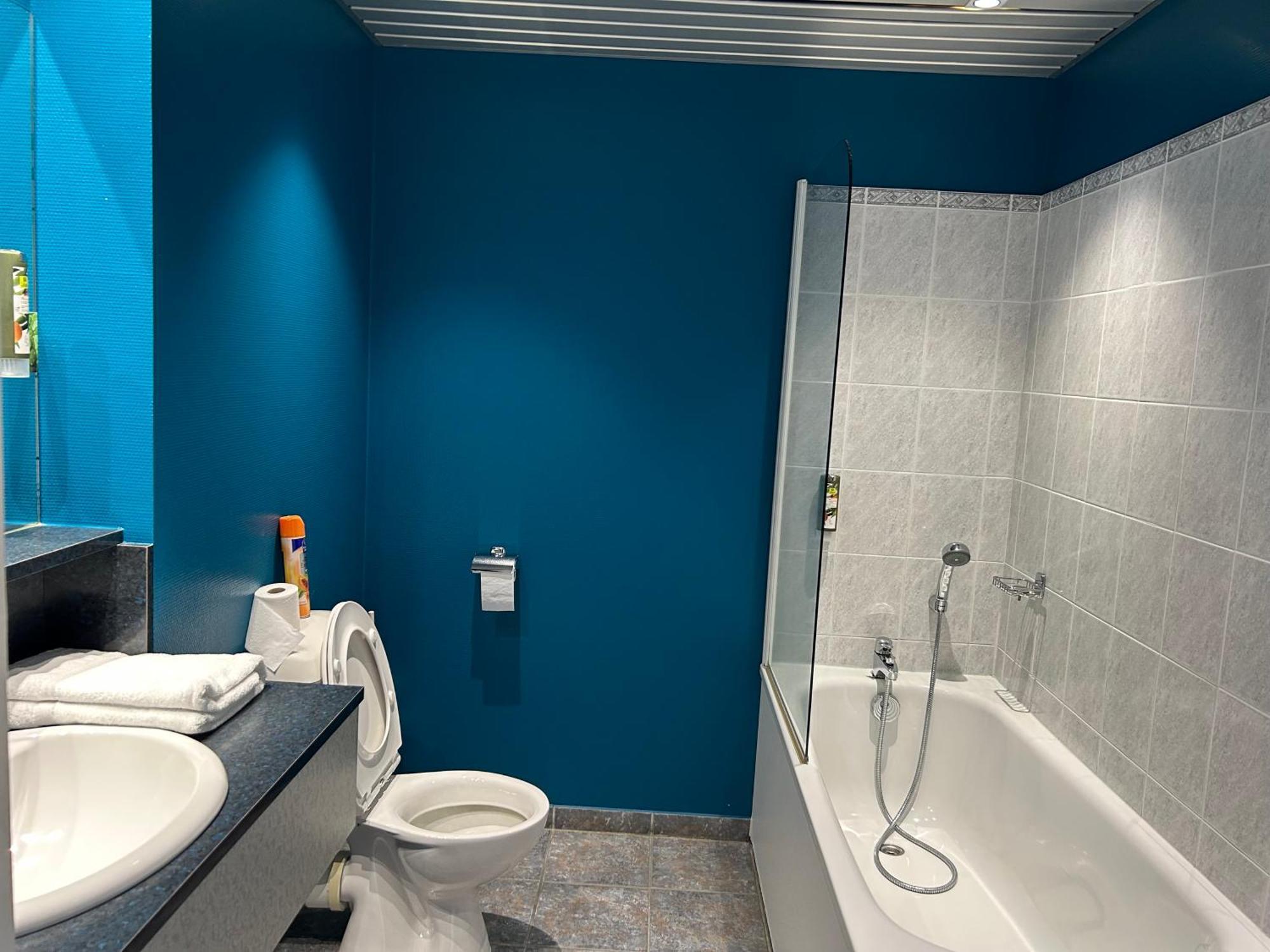 Le Bel Vue Hotel Le Cergne ภายนอก รูปภาพ
